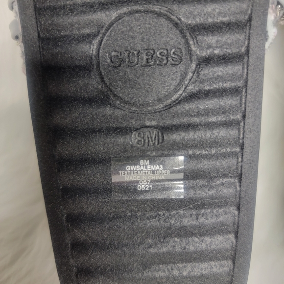 Guess faux fur slides sandals. - Picture 8 of 8